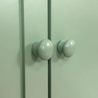 Armoire de rangement 4 portes vert menthe/blanc avec pieds en pin, individuelle